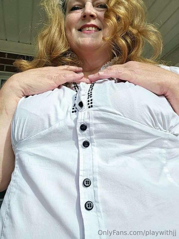 I know you’d love to be under me..
