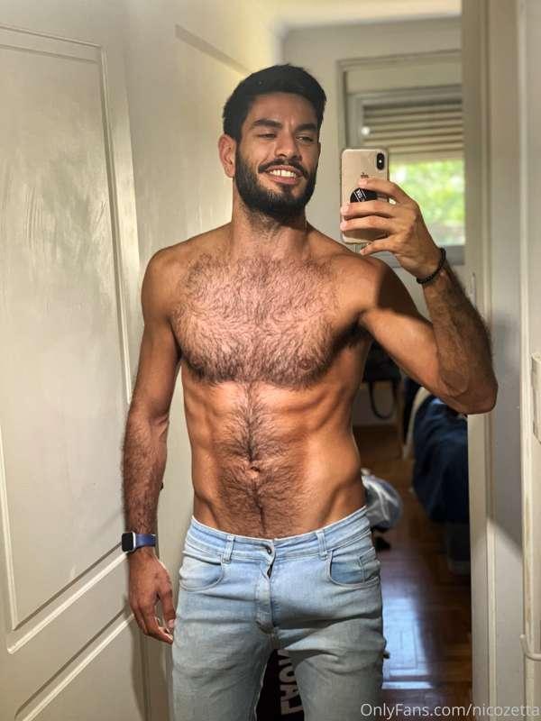 Just bulging 🍆