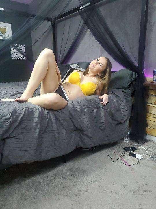 dakotahotwife image #95