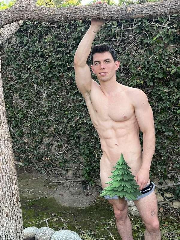 Tipping $9 on this message removes the tree! 🎄🎄  It's far to..