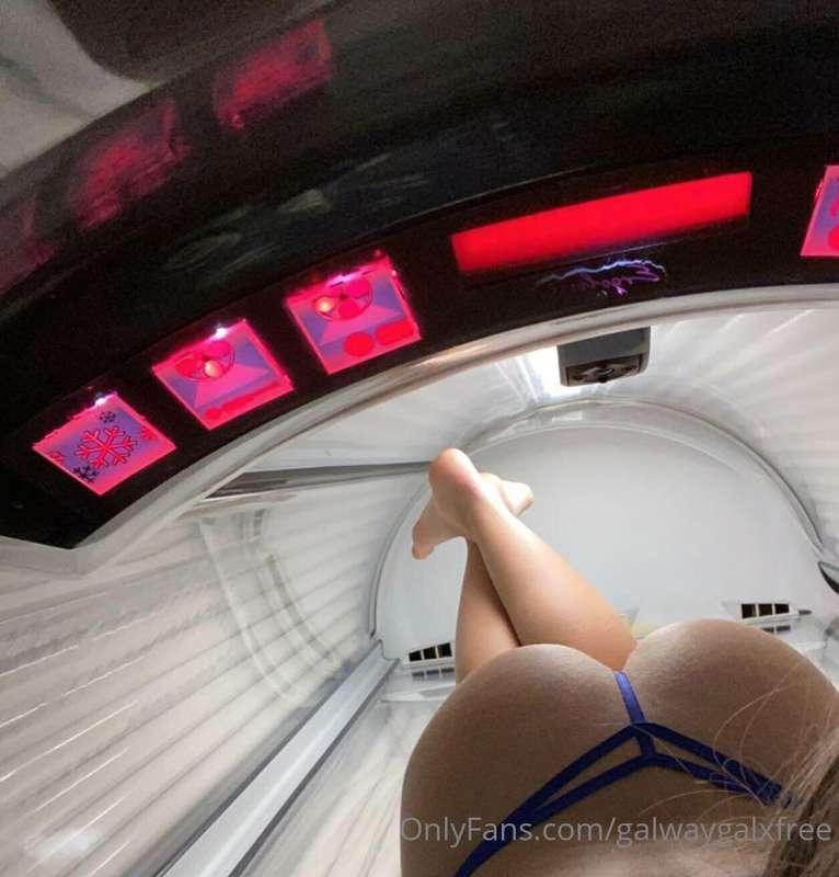 Working on my tan ☀️