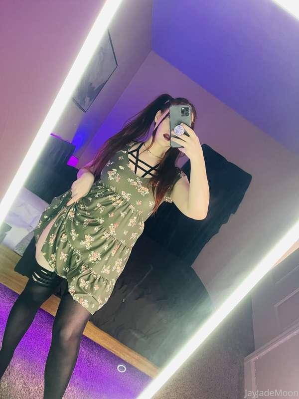 Want to see under my dress, you little perv 🤤
