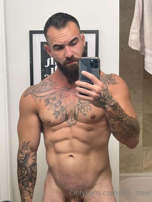 New haircut and no date to look pretty for sooo 📸