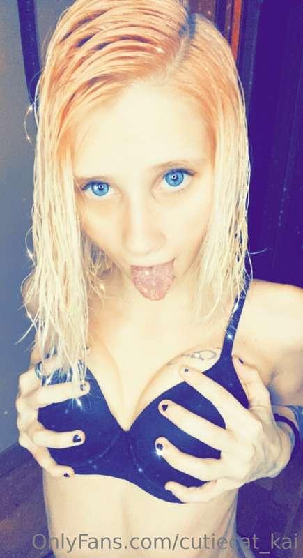 Mmmmeow! Ready for a cock in my mouth! 👅🍆🫶🏻