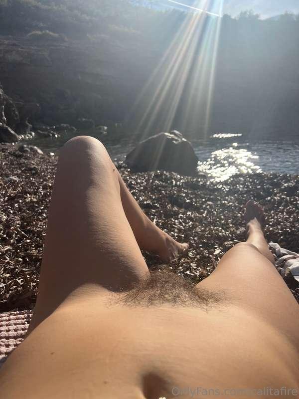 How much do you like nudism? *Cuánto te gusta el nudismo?*