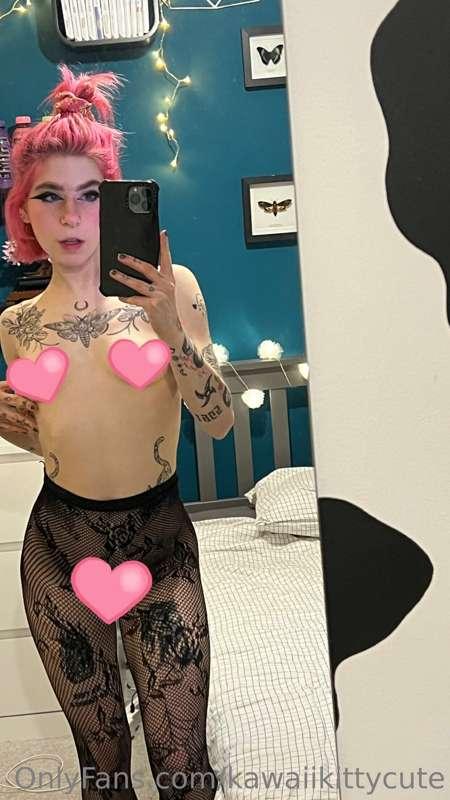 Wanna see my nude fishnet photos I just took? (Uncensored an..