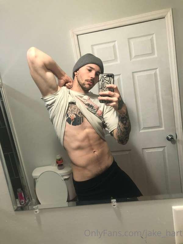 Bout to post some hot photos for y’all