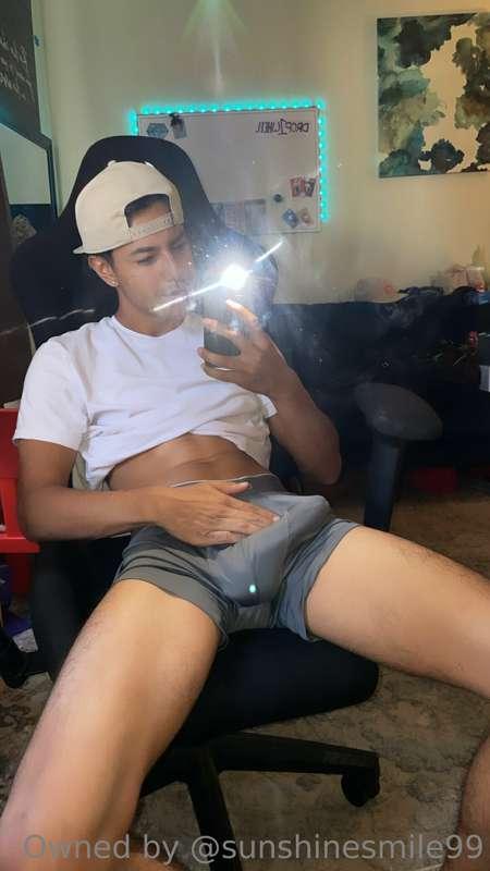 Are you following this HUNG Latino twink? 👀🍆 his page is the..
