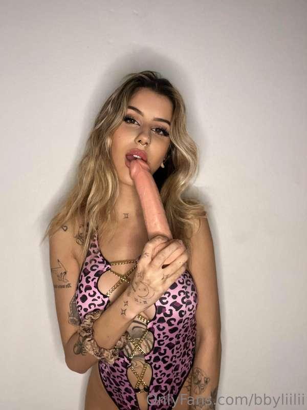 💕 What do you fantasize about when you touch yourself?