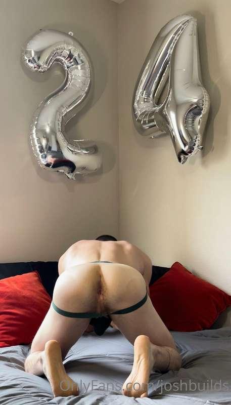 Imagine back shots with this ass 😮‍💨