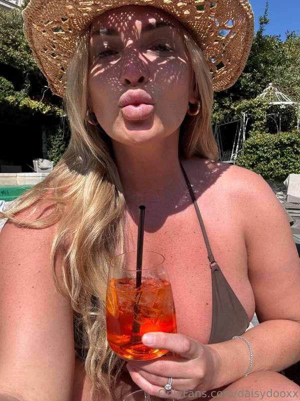 Really need to back drinking aperols in Italy 