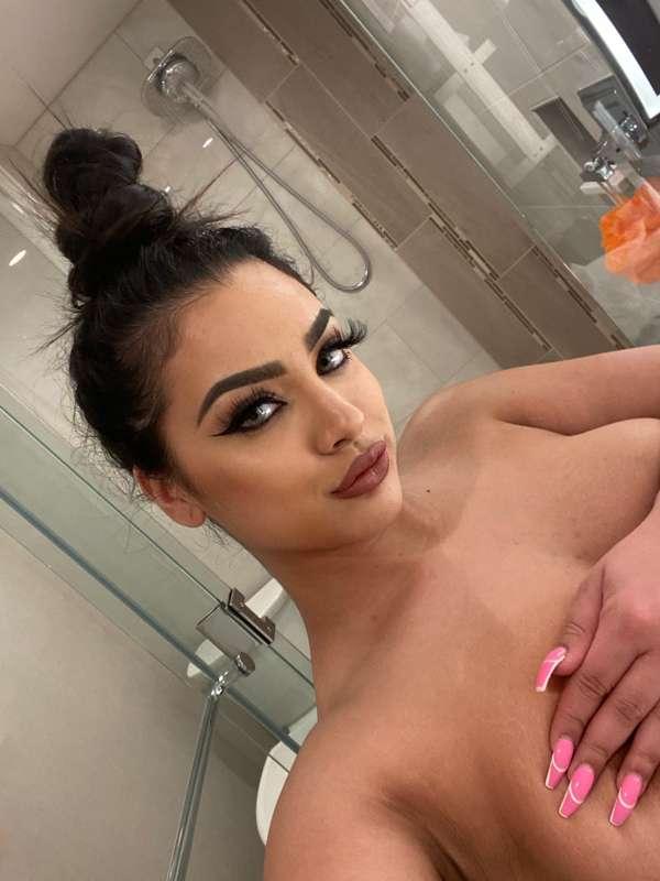 Who would take a shower with me? 💦 unlock my new message if ..