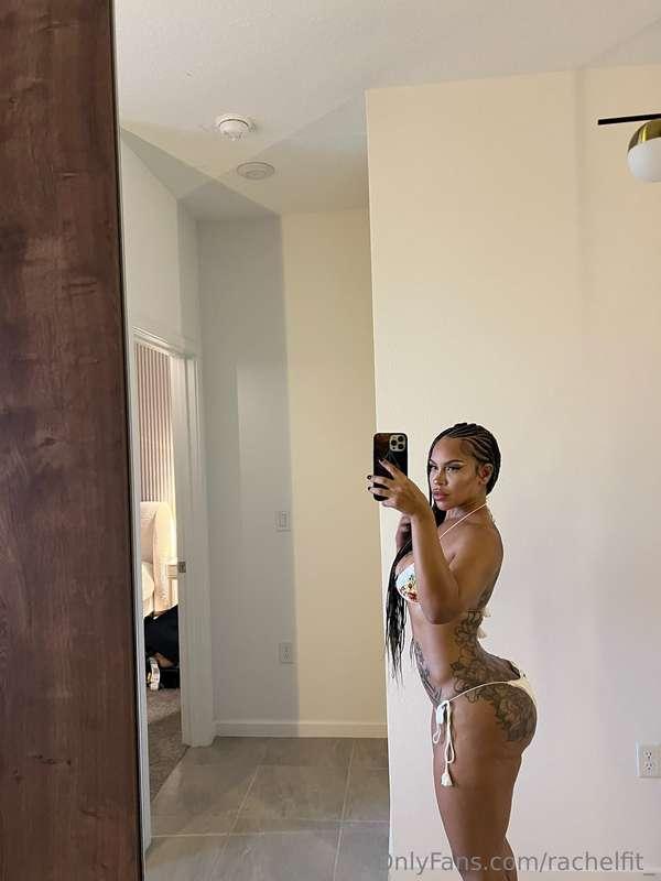 Your favorite view, right here in the mirror 💋