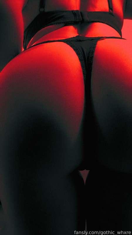 gothic_whxre image #2
