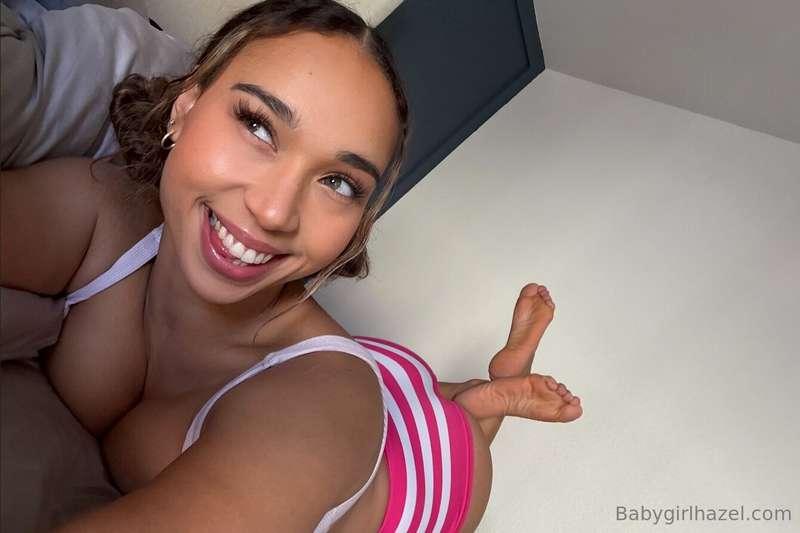 I'm online & bored, lets chat! @hazelyhaze @hazelyhaze @haze..