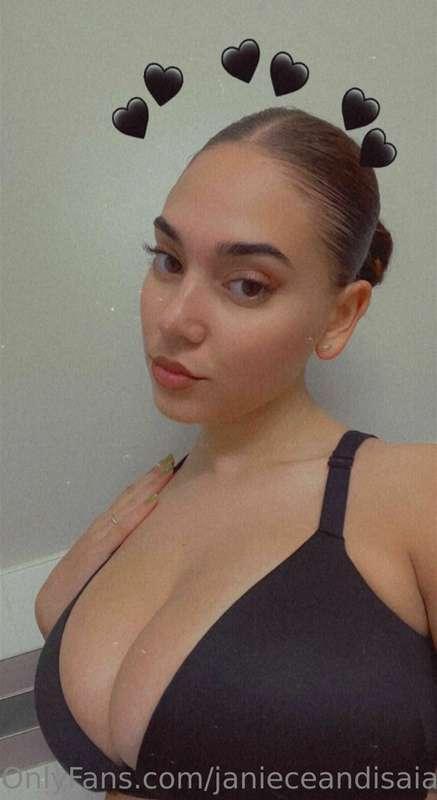 casually waiting for Isaiah to cum smack this ass ;)
