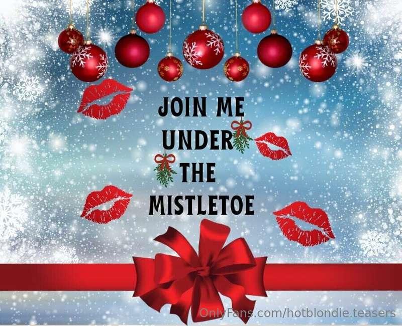 💋💋 Merry Mistletoe 💋💋

Where u kissing me first? 🎄❤️

TIP $5..