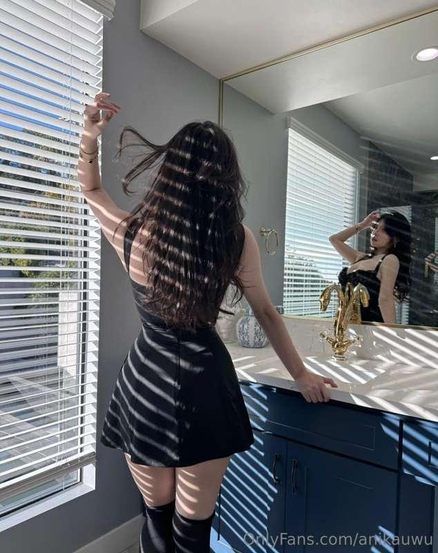 mirror mirror on the wall, who's the fairest of them all...
..