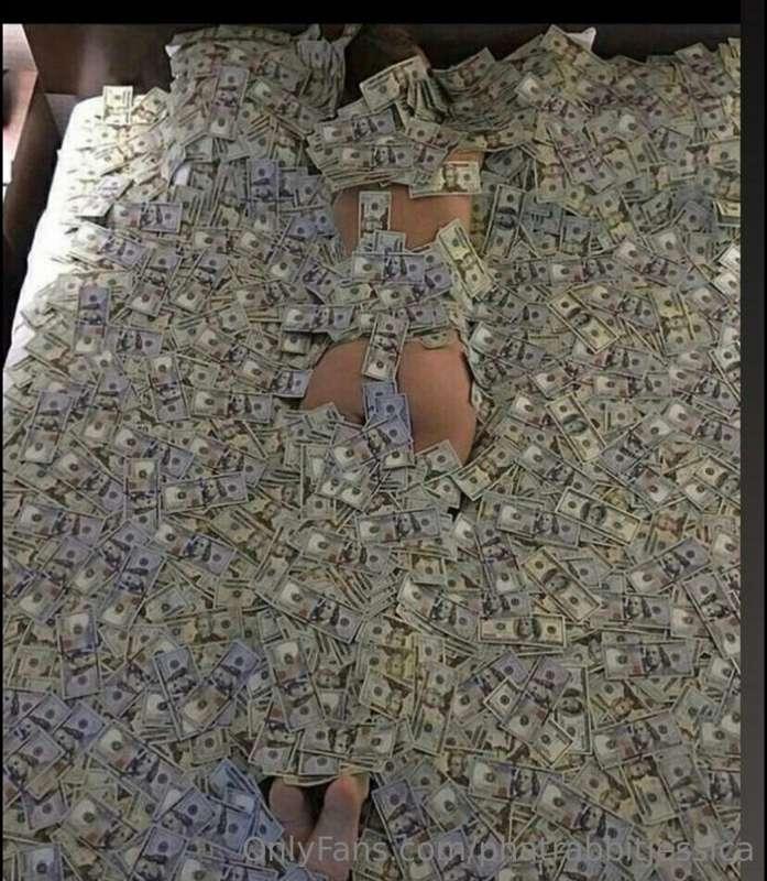 I’d love to be spoiled 
Tip $10 show me you can spoil 
me I ..