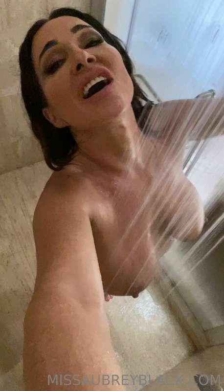 Cum shower with me 👅