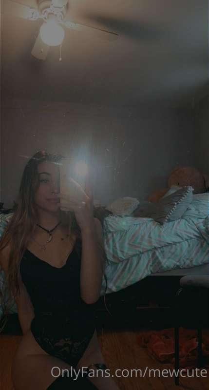New to OF, feel free to DM for custom requests 😉