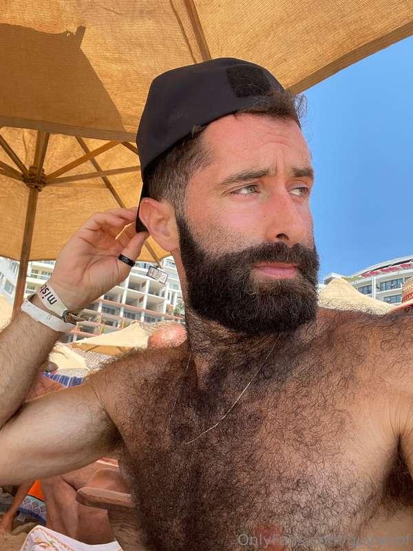 Be honest... If you saw me like this at the beach, chilling ..