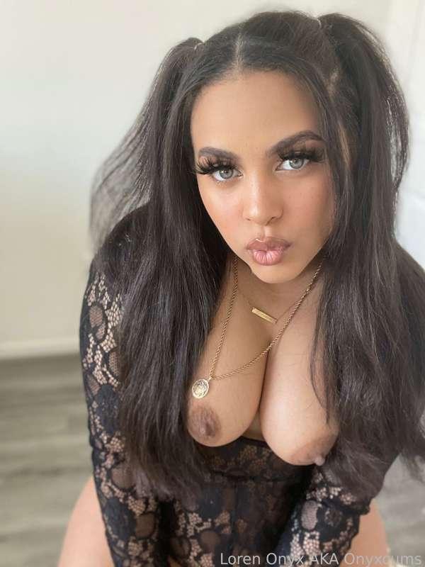 onyxcums image #0