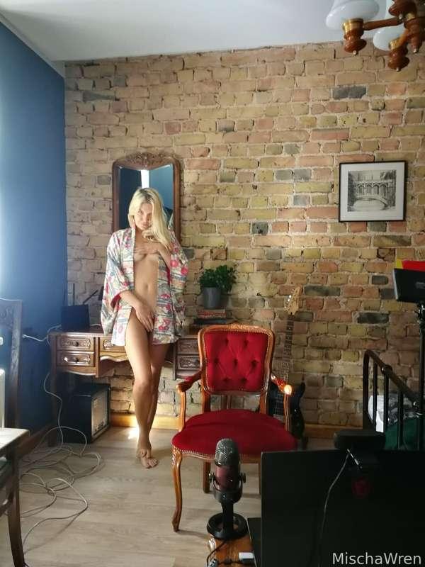 mischagoeswild image #0