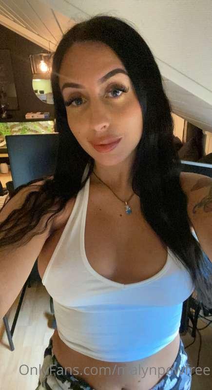 Follow my VIP! https://onlyfans.com/malynpew 🥰