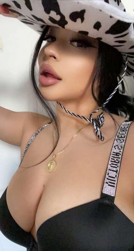 PUT MY MOUTH EVERYWHERE!!!! Its tongue pleasure timeee daddy..