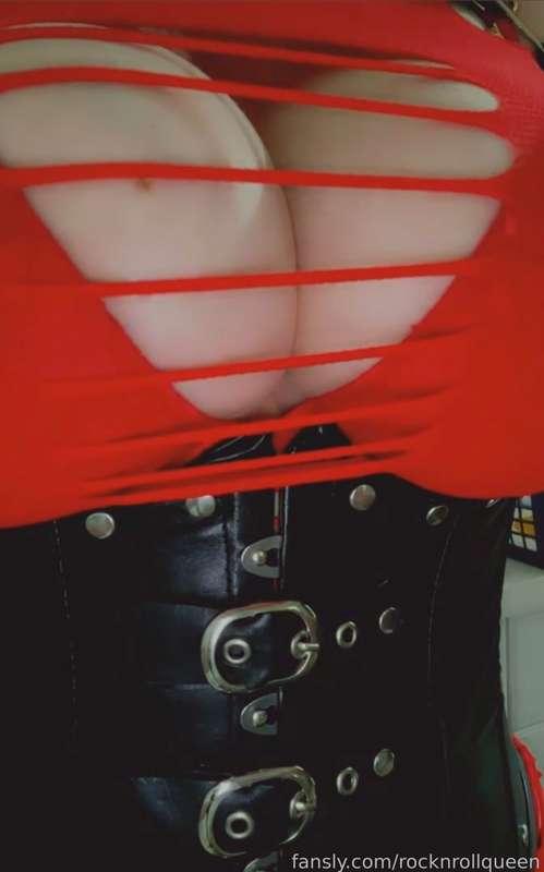 rocknrollqueen image #5