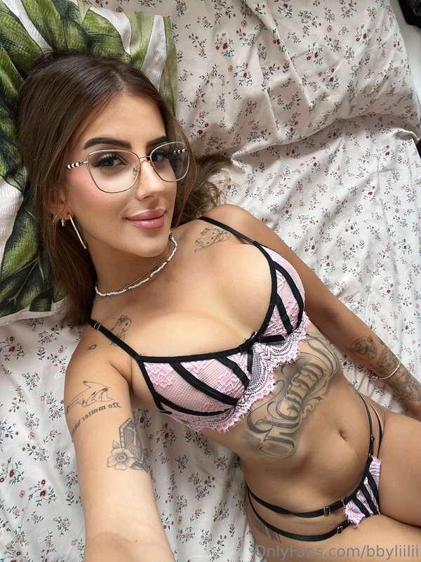 Quieres ver lo mojado que lo tengo?😋🥵