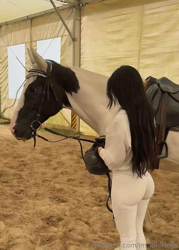 I love horses😍