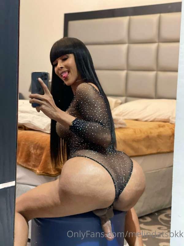Is your seat taken darling? This🍑is looking for a face to si..