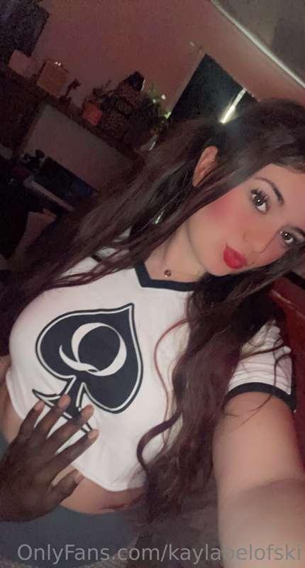 who likes my new shirt ?😍😍👀