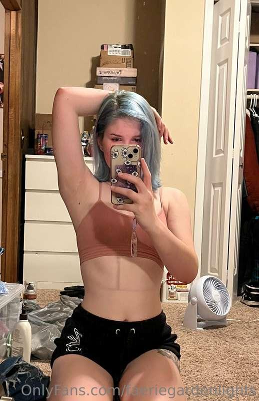 Hello! Just a quick update!! As you can see my room is still..