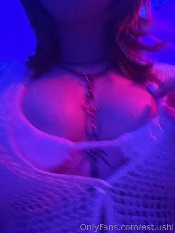 lookin busty lately idk what happened lol