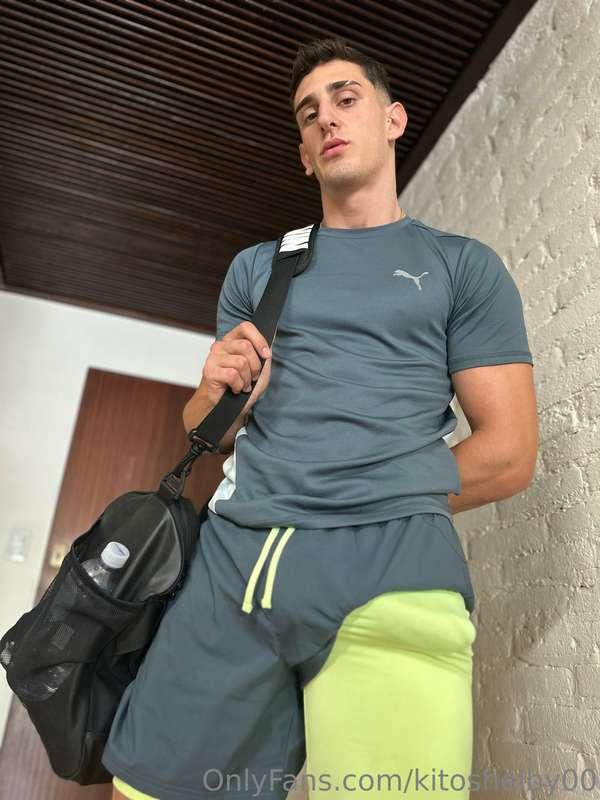Starting the week with a great workout 🏋🏻
Who is available f..