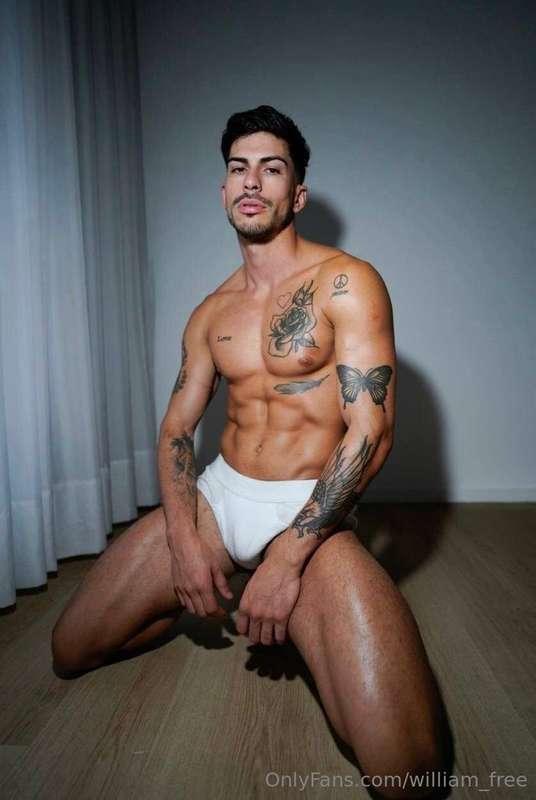 # @bastianmoreyrra 🔥 SUPER SALE 40% OFF your first month! 🔥🔓..