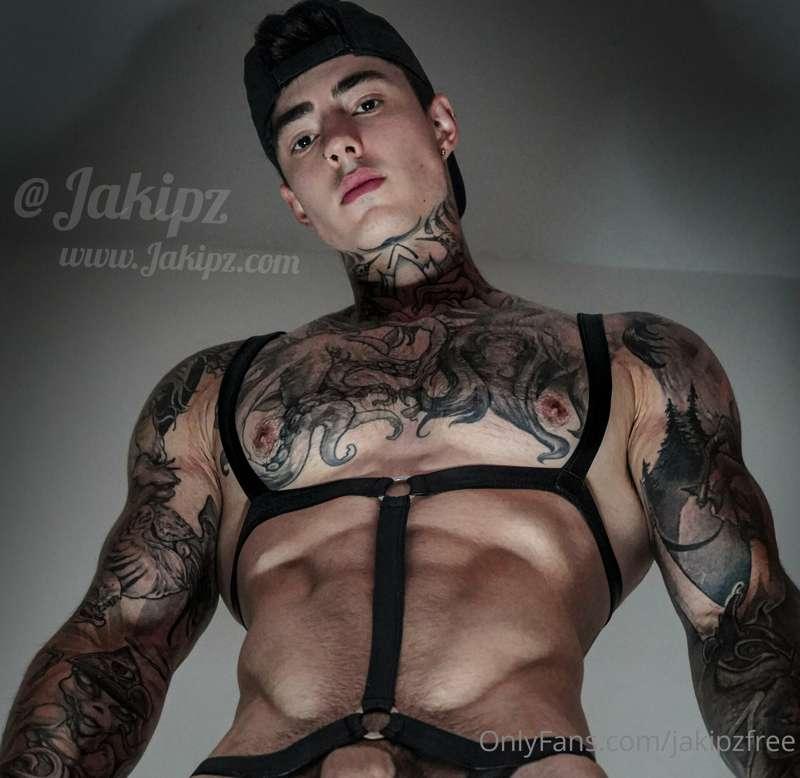 Bend over for daddy 😈

Cum see the full picture and more on ..