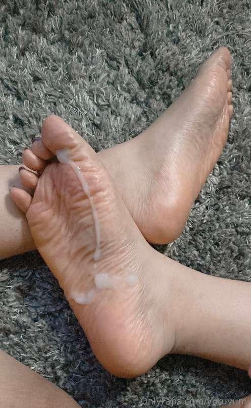 Cum catchers 🍆💦👣