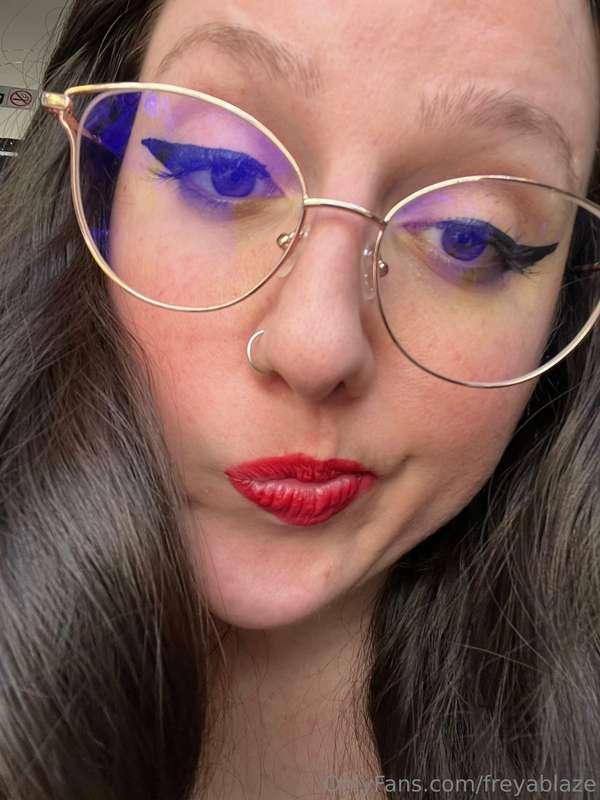 Show me your dick and I’ll rate it baby 😈