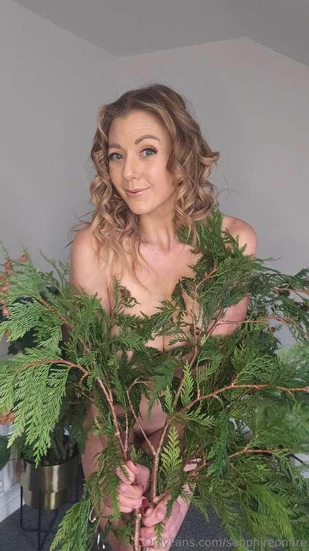Festive naked Monday 