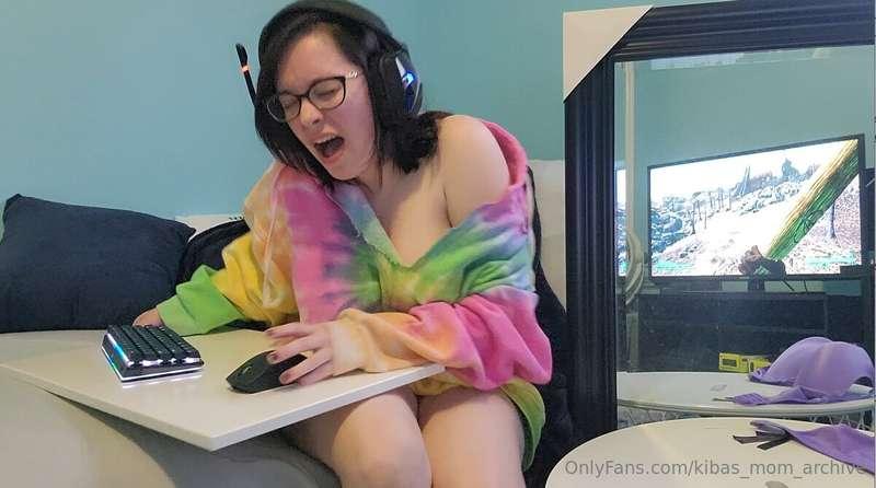 This set is 3 masturbation videos and was originally sent fr..
