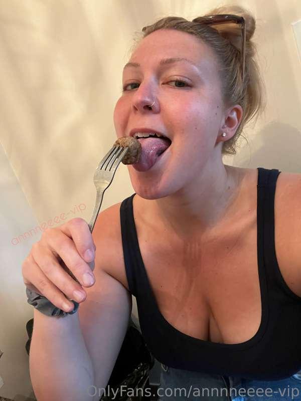 I’m looking for some real meat balls 🤤
