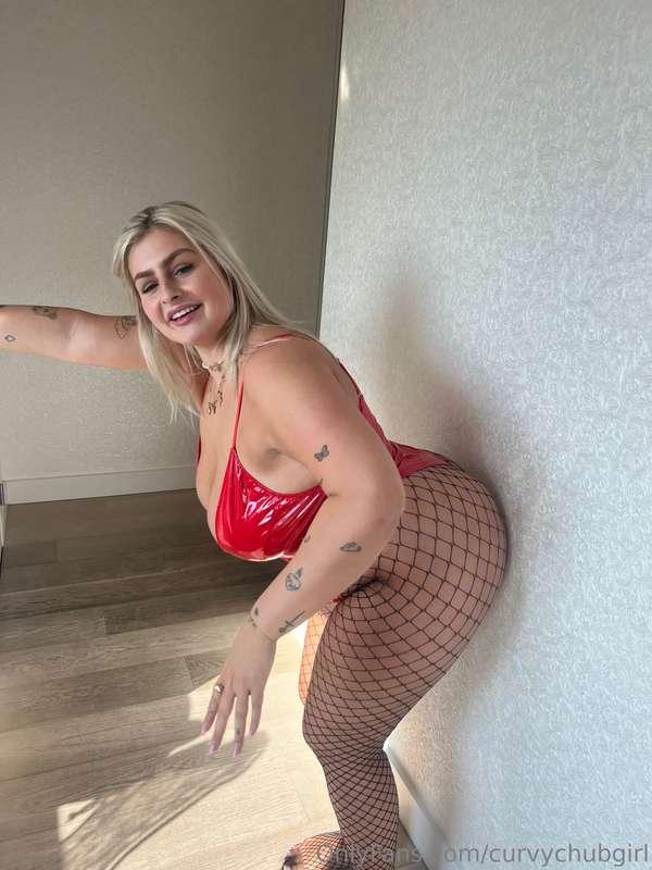 You wish you were the wall?😏🥵