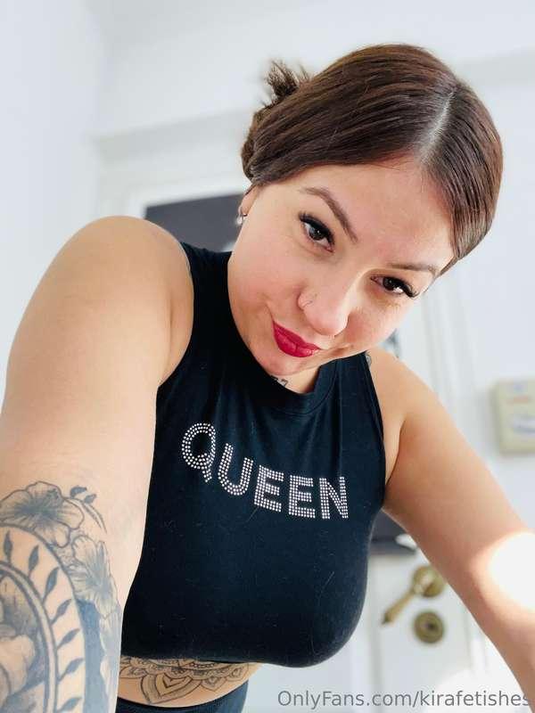 Would you like to train with your goddess? 🏋️‍♀️
