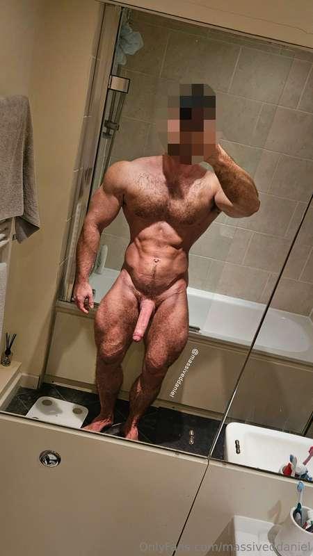 Hot shower makes my veins pop! 💪💦🔥