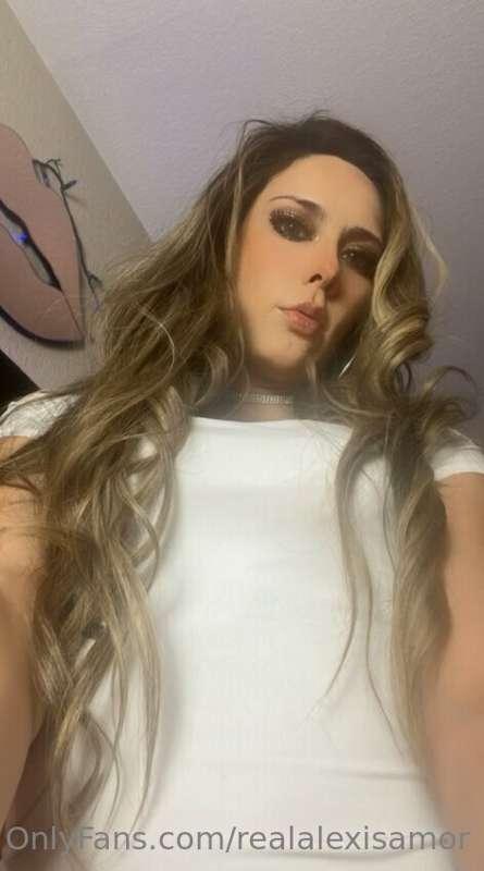Beauty begins the moment you decided to be yourself😉