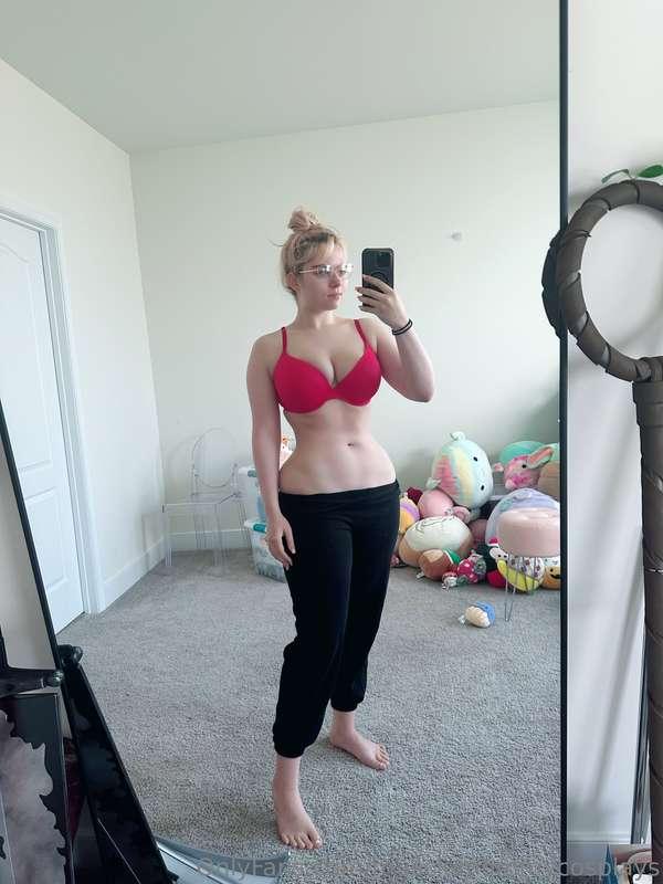 musclemommycosplays image #1